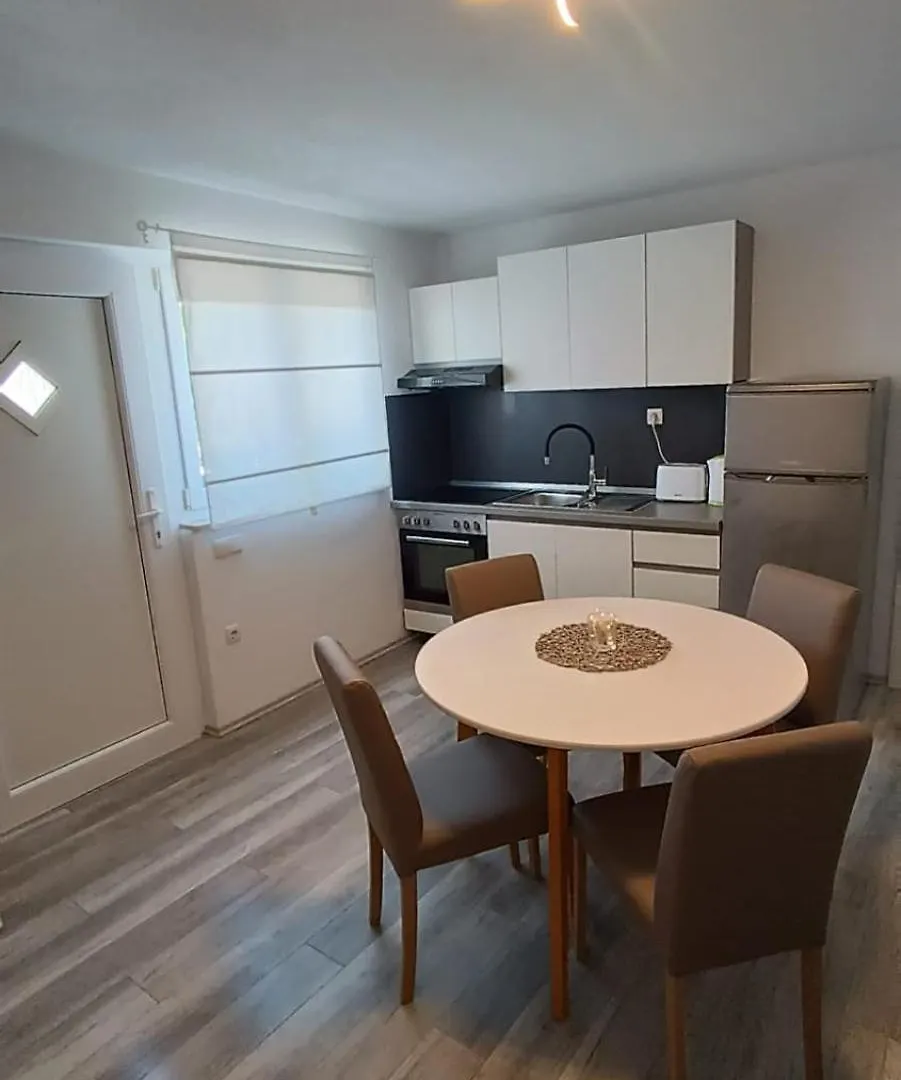 Apartments Boric Cres